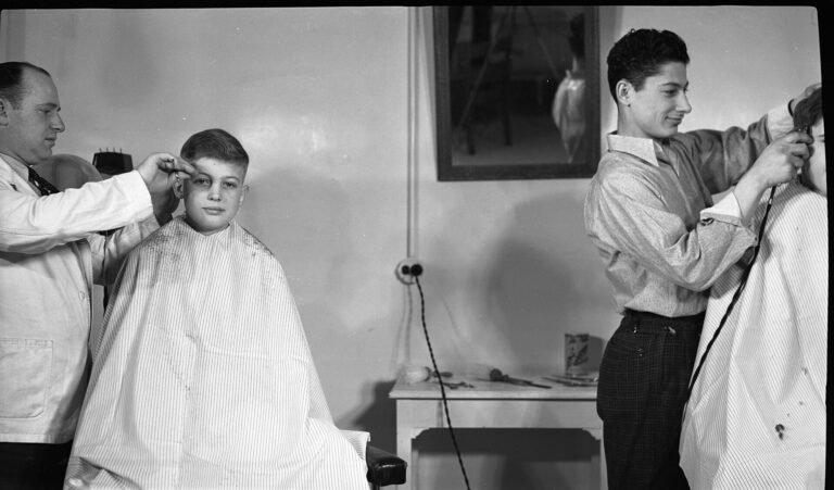 A Barber Gave Free Haircuts Before Job Interviews